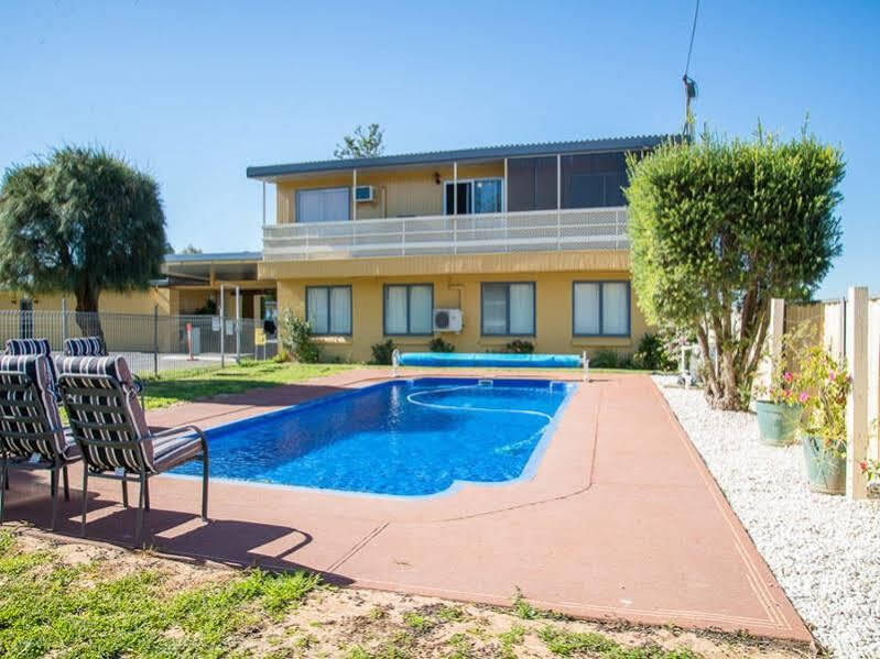 Artesian Motor Inn Under New Management Rams Motel Coonamble Экстерьер фото